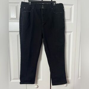 Women’s Terra&Sky Black Plus Size (16W-18W) Capri